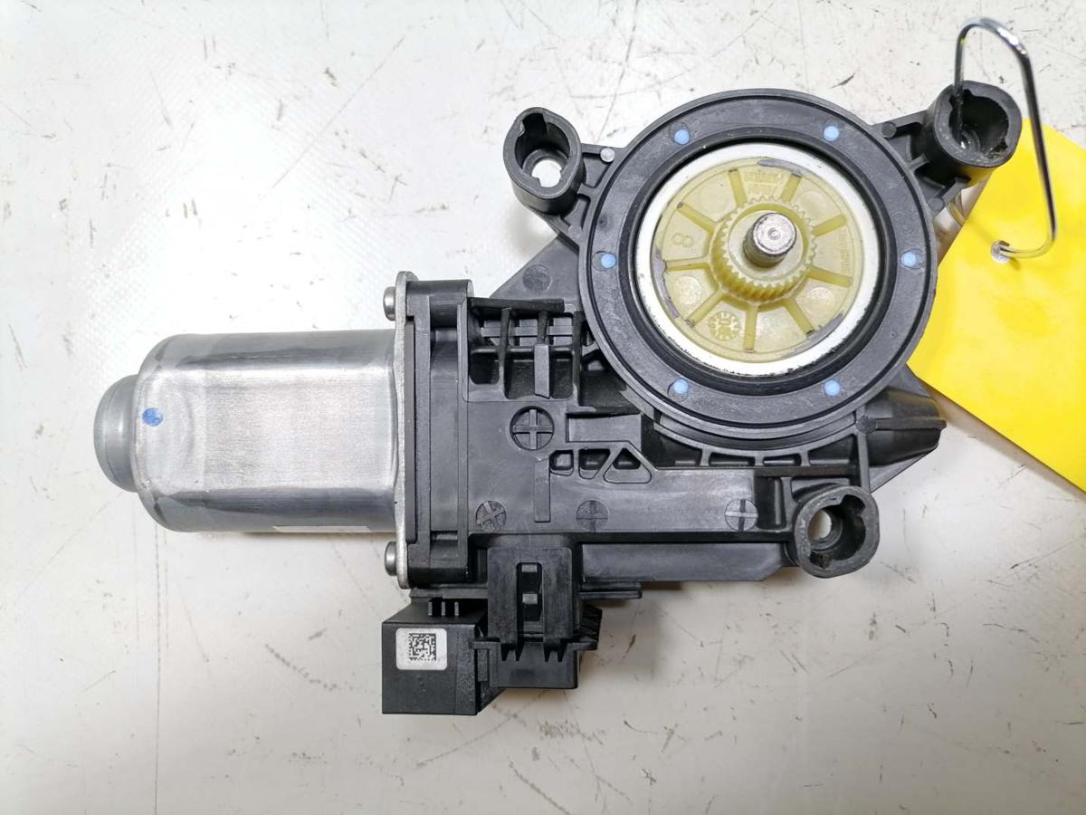 VW Polo 9N3 original Fensterhebermotor vorn links Bj.2008